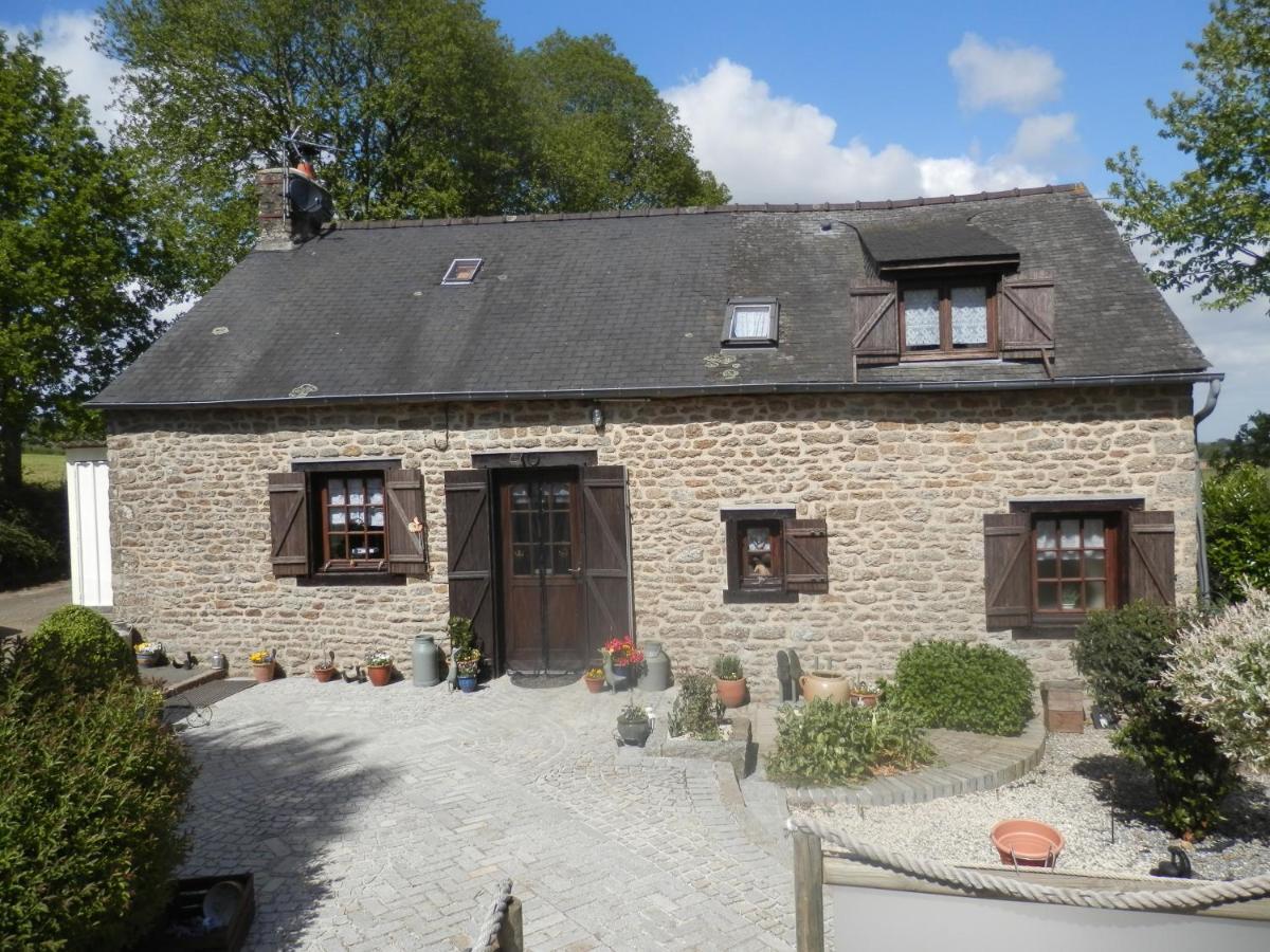 La Petite Cretouffiere - Naturiste Accommodation - Adult Only Colombiers-du-Plessis Dış mekan fotoğraf