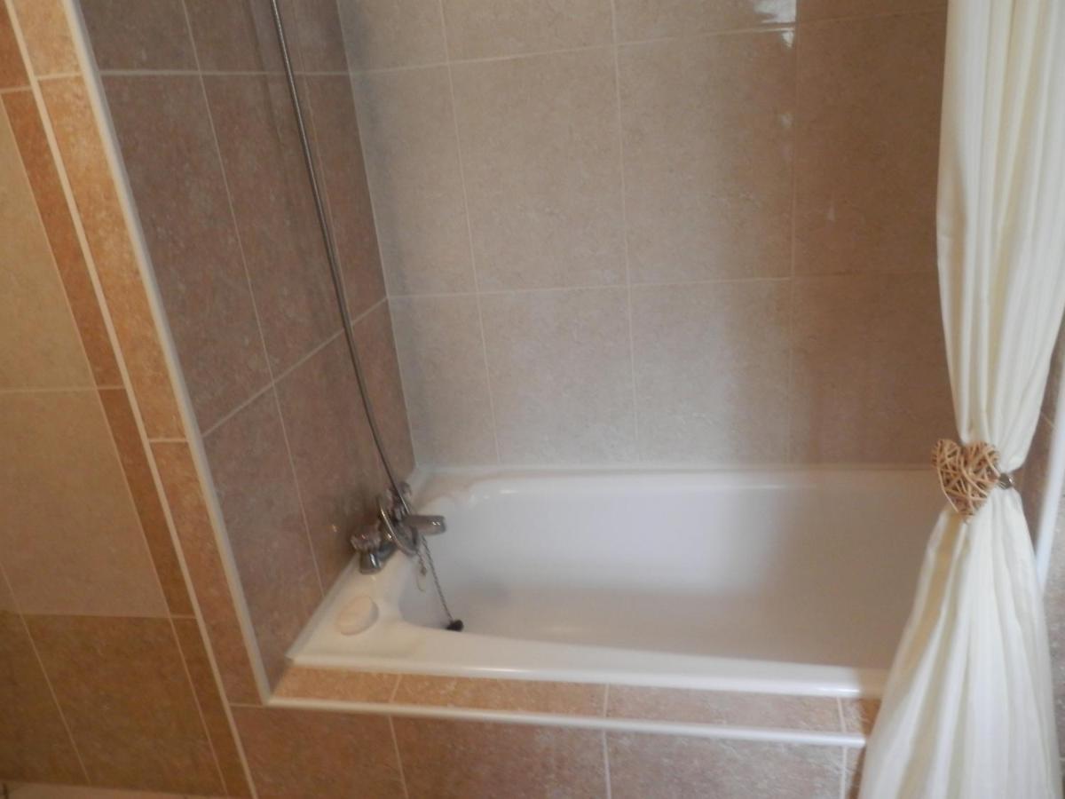 La Petite Cretouffiere - Naturiste Accommodation - Adult Only Colombiers-du-Plessis Dış mekan fotoğraf