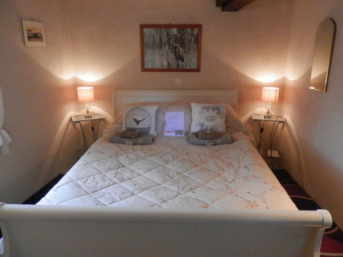 La Petite Cretouffiere - Naturiste Accommodation - Adult Only Colombiers-du-Plessis Dış mekan fotoğraf